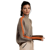 Marieke - Højhalset sweater med orange kontraststribe