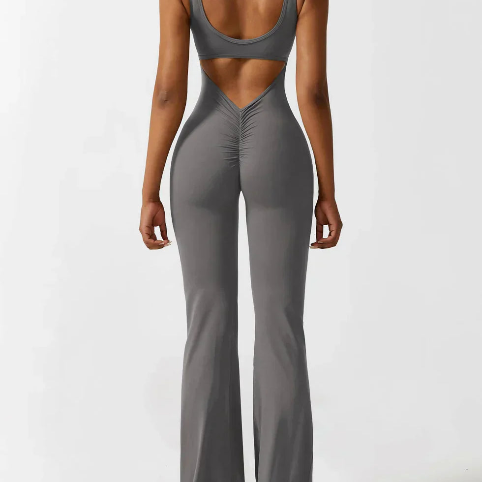 RIORA™ – ELEGANT JUMPSUIT MED V-ÅBEN RYG